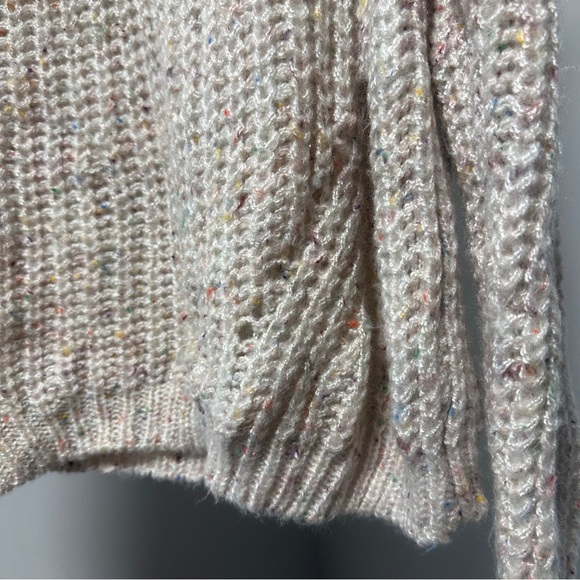 Moon & Madison Beige Speckled Cowl Neck Cropped Sweater Women's Size Medium NWT - Picture 5 of 15